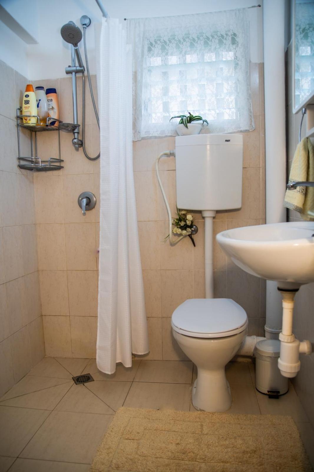 Apartamento אצלנו - בגליל העליון Kiryat Shemona Exterior foto