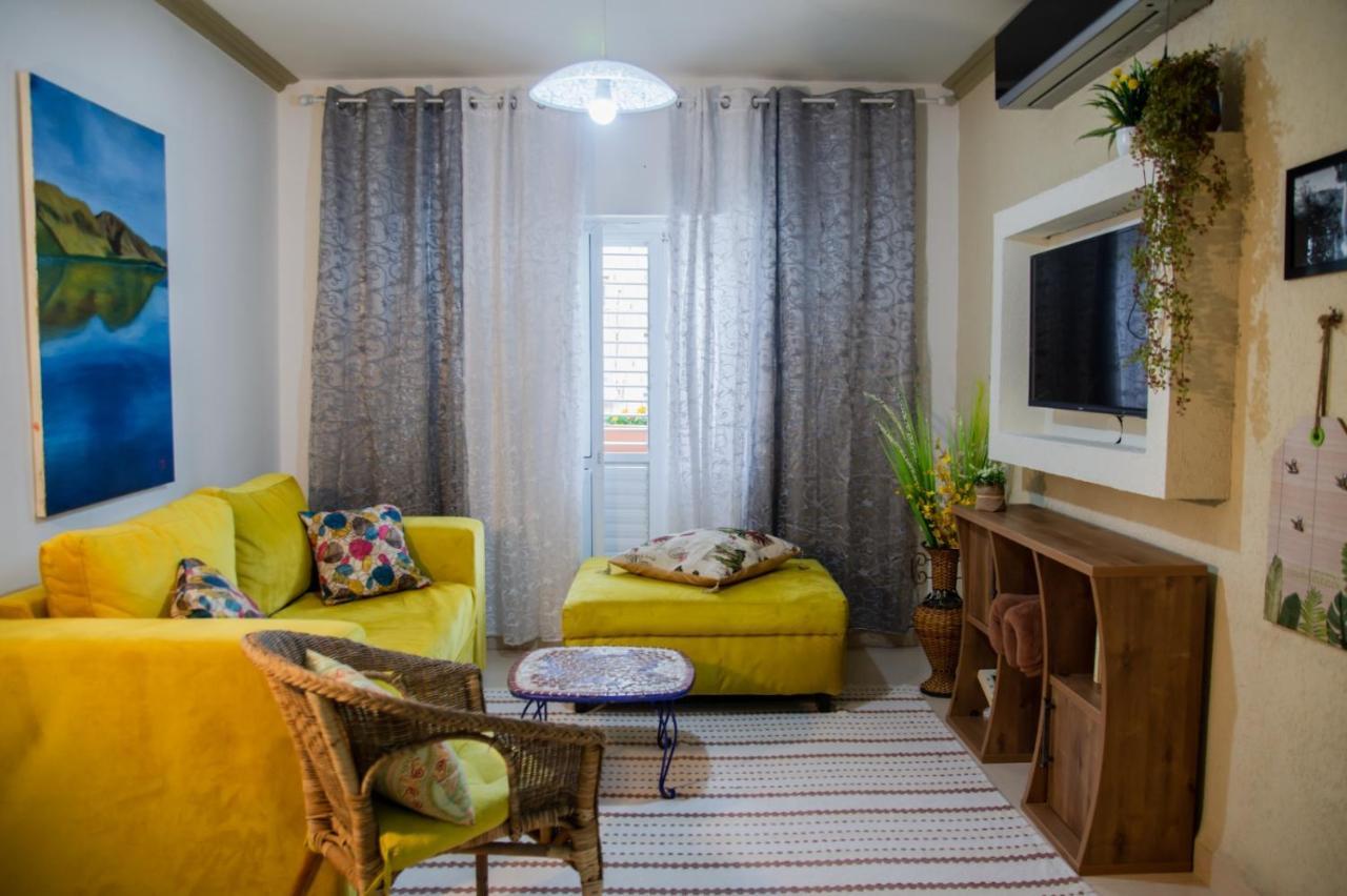 Apartamento אצלנו - בגליל העליון Kiryat Shemona Exterior foto